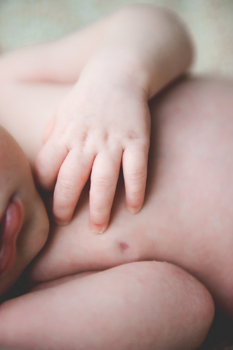 Image-of-newborn-baby-hand