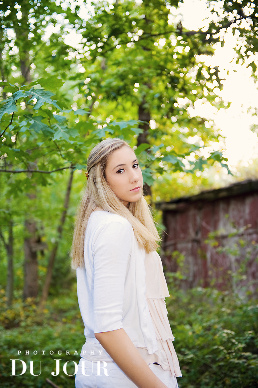 Barn+Pretty Girl = Great Session: Fairfax Senior Photographer